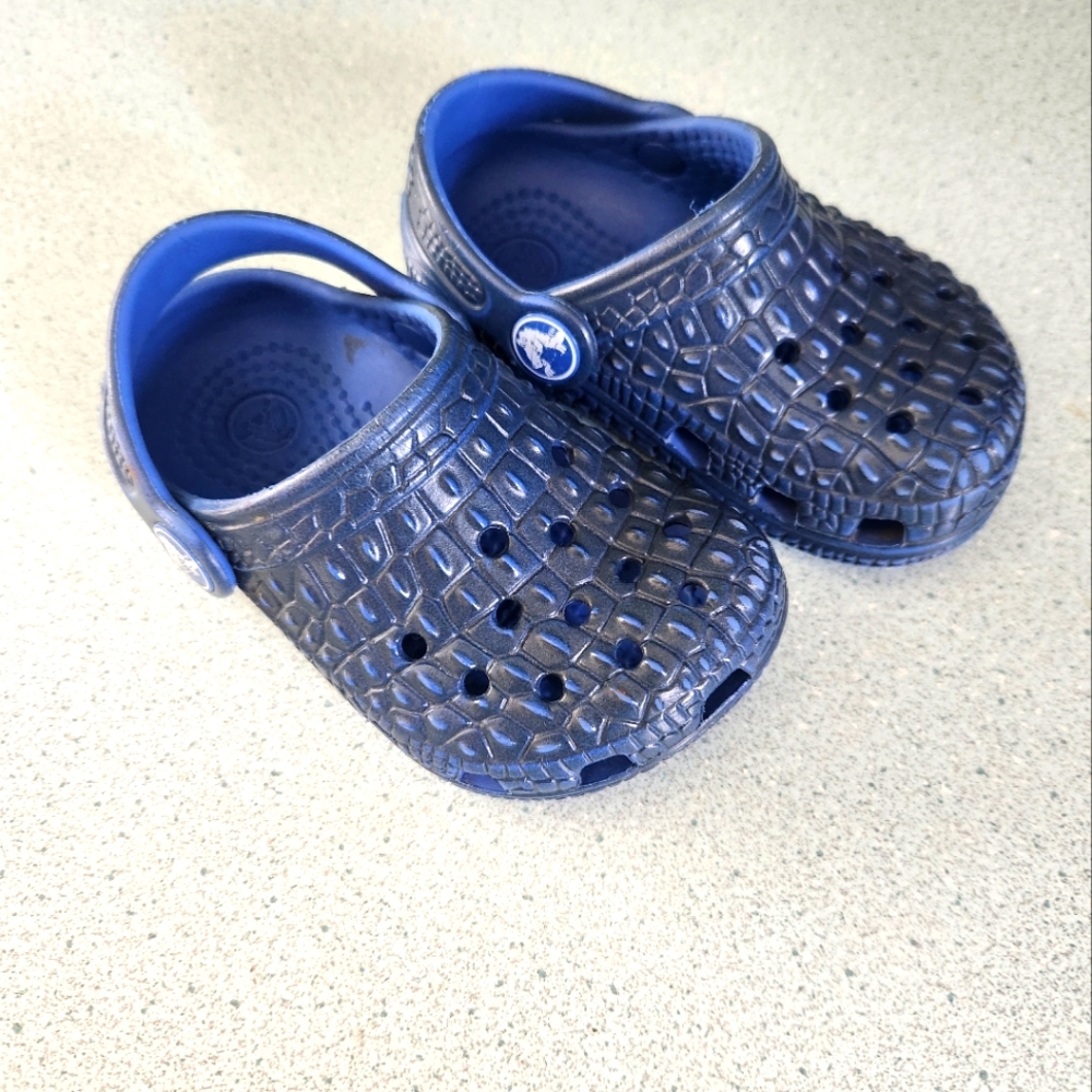 Crocs Alligator Skin Texture Toddler Size 4-5